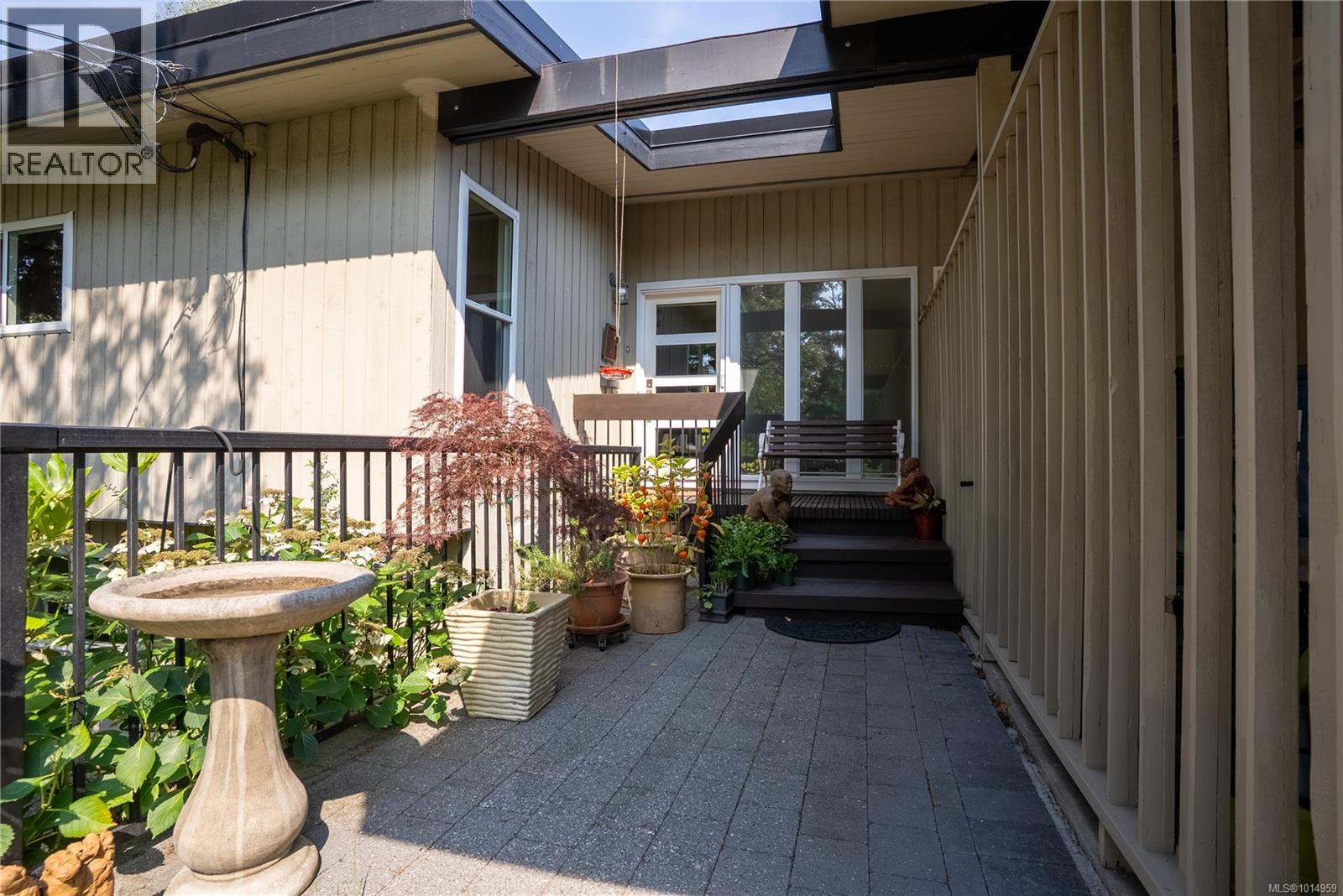 1556 Arrow Rd, Saanich
