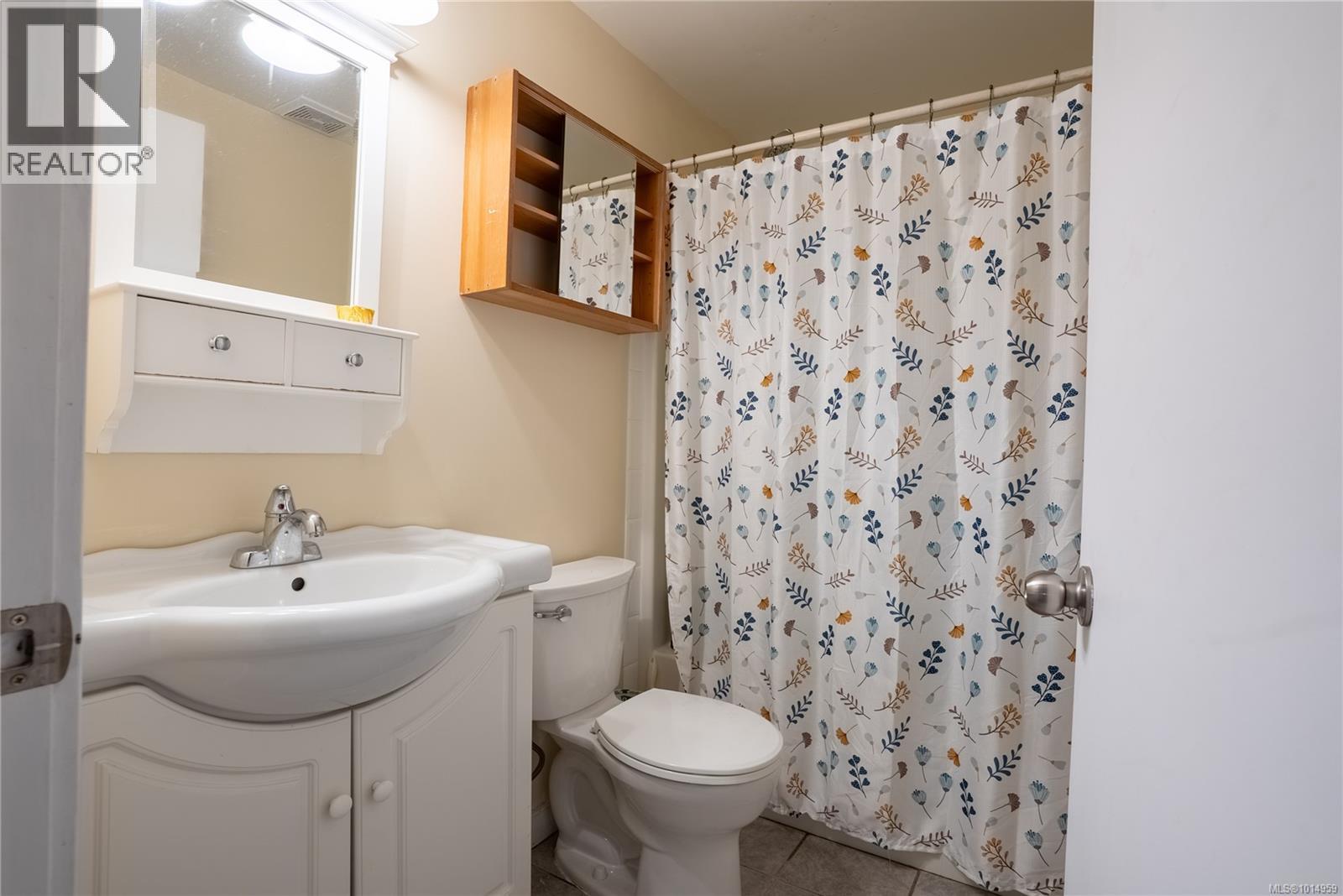 1556 Arrow Rd, Saanich