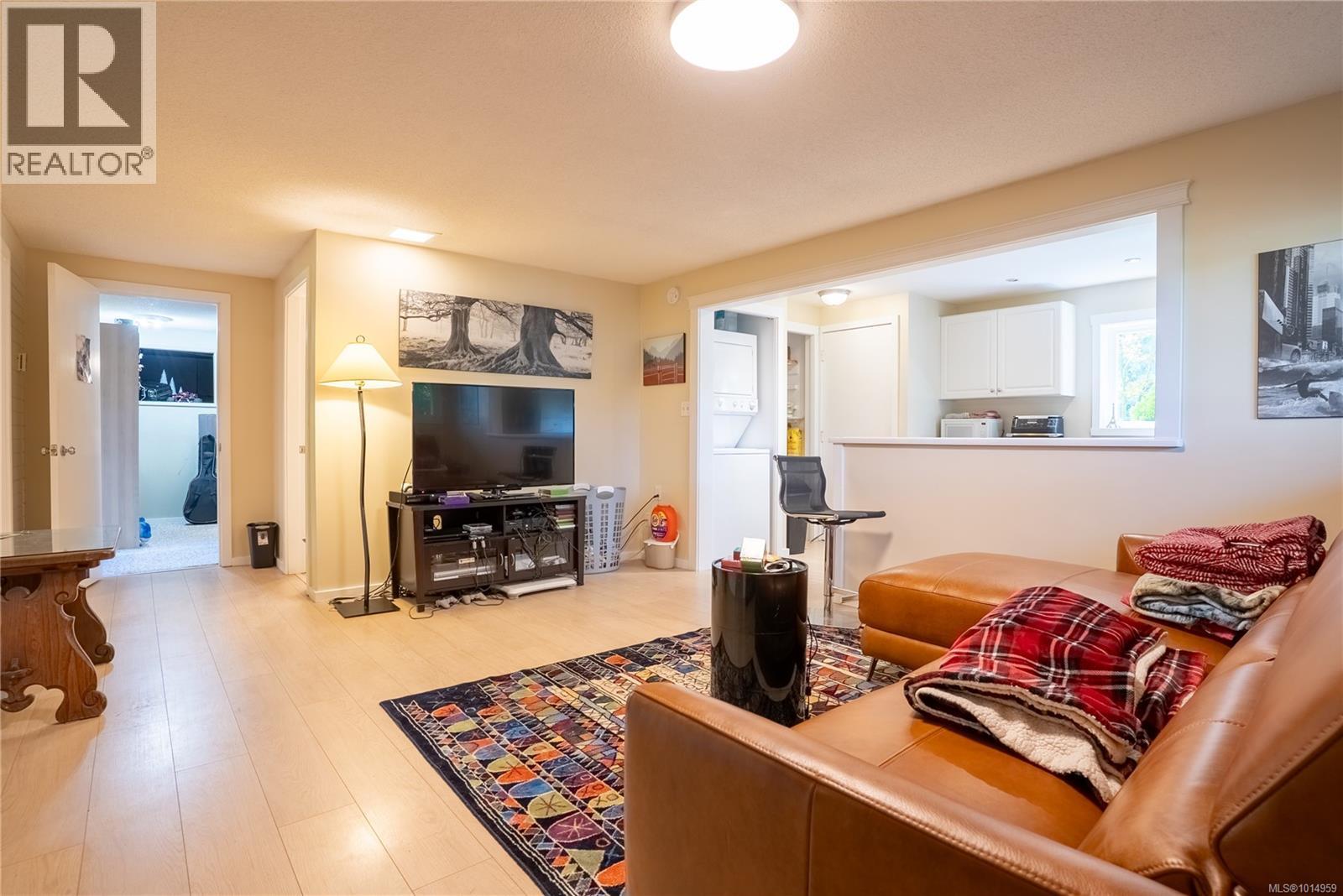 1556 Arrow Rd, Saanich