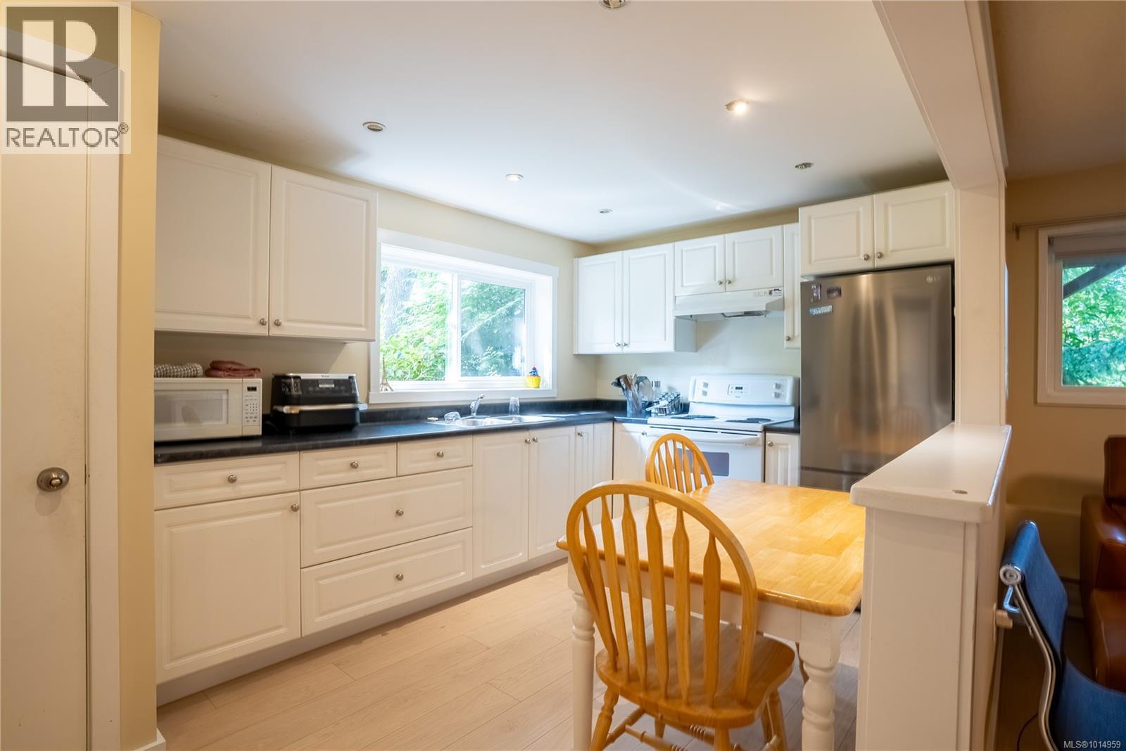 1556 Arrow Rd, Saanich