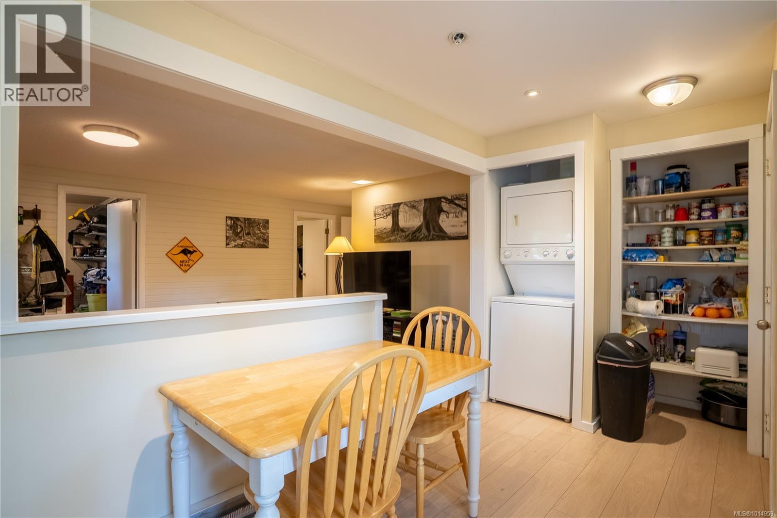 1556 Arrow Rd, Saanich