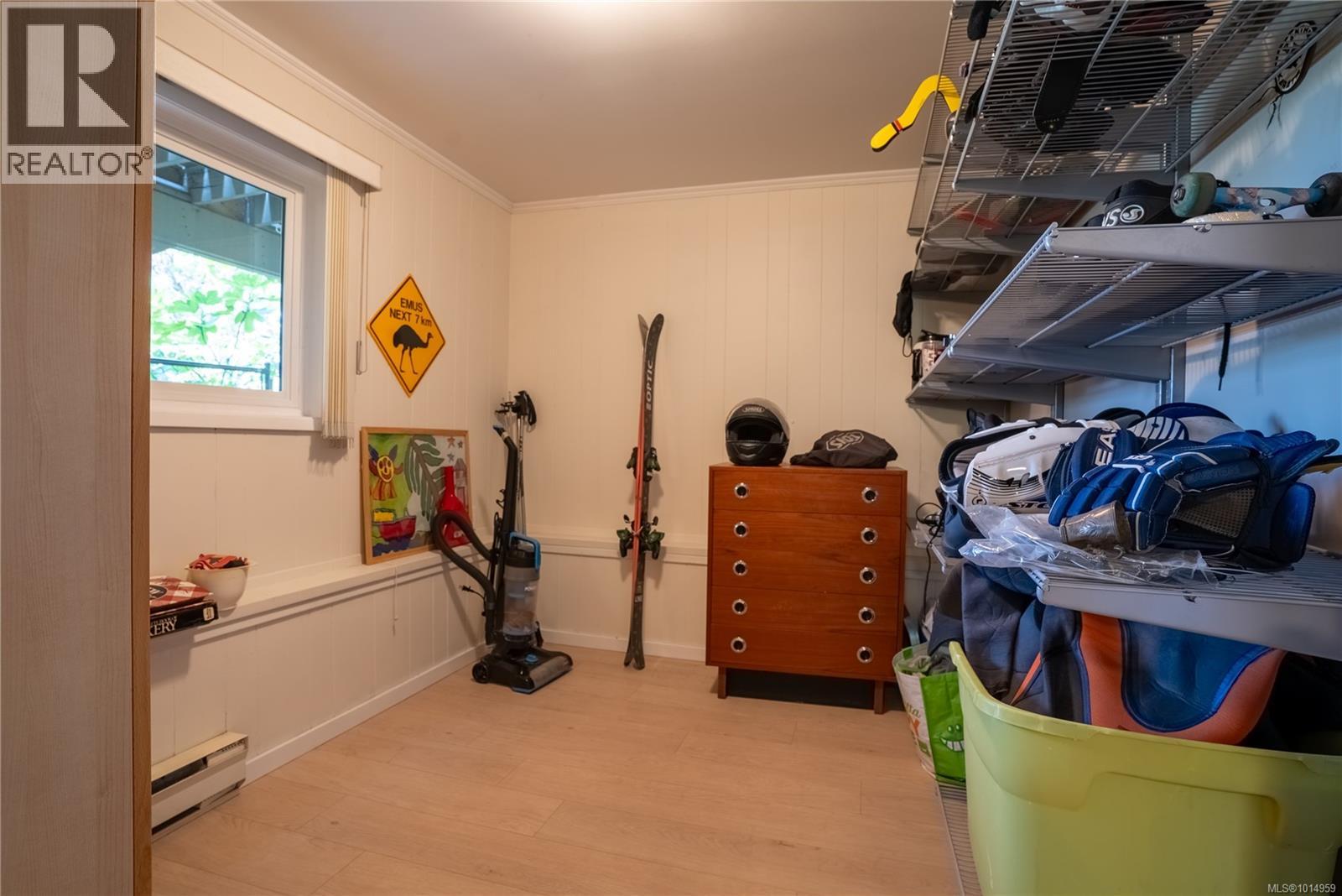 1556 Arrow Rd, Saanich