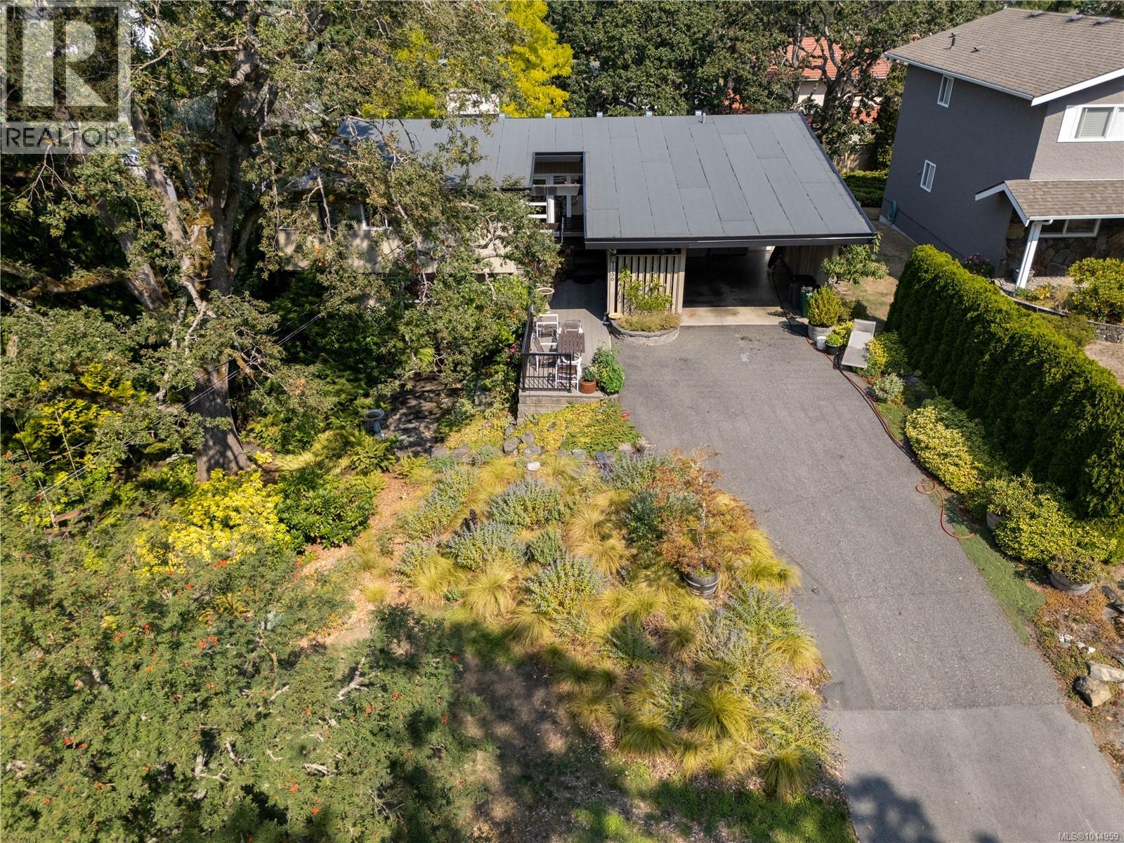 1556 Arrow Rd, Saanich