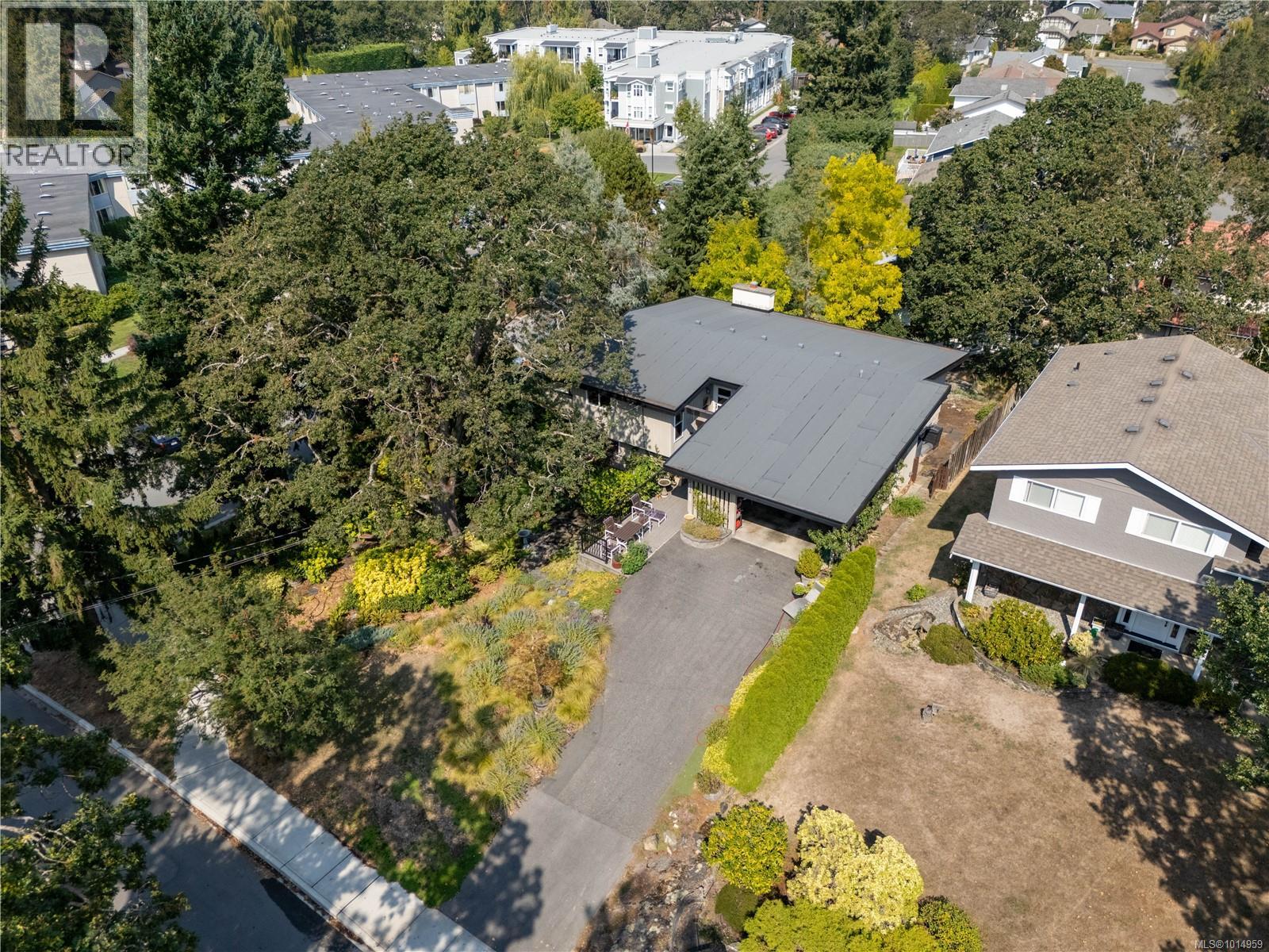 1556 Arrow Rd, Saanich