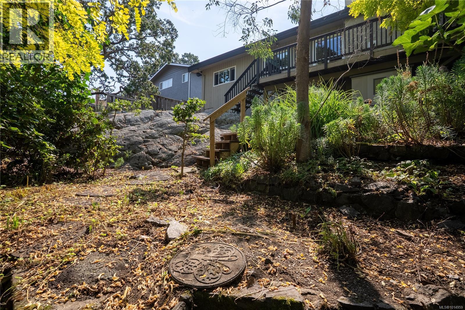 1556 Arrow Rd, Saanich
