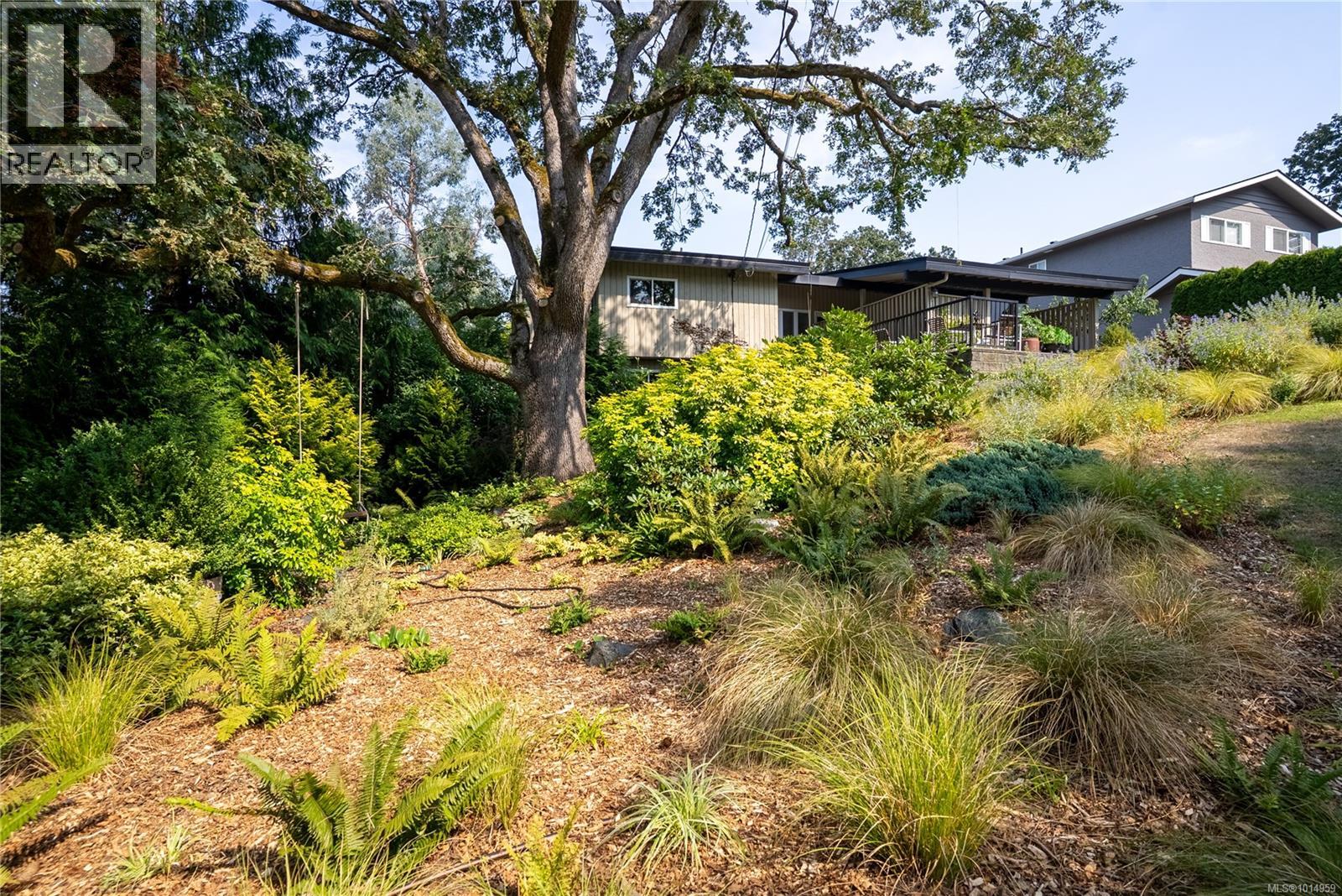 1556 Arrow Rd, Saanich