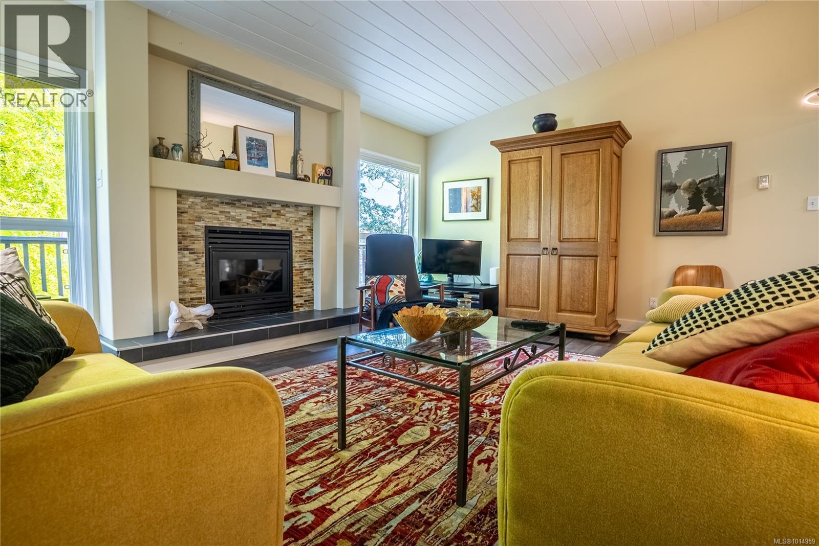 1556 Arrow Rd, Saanich
