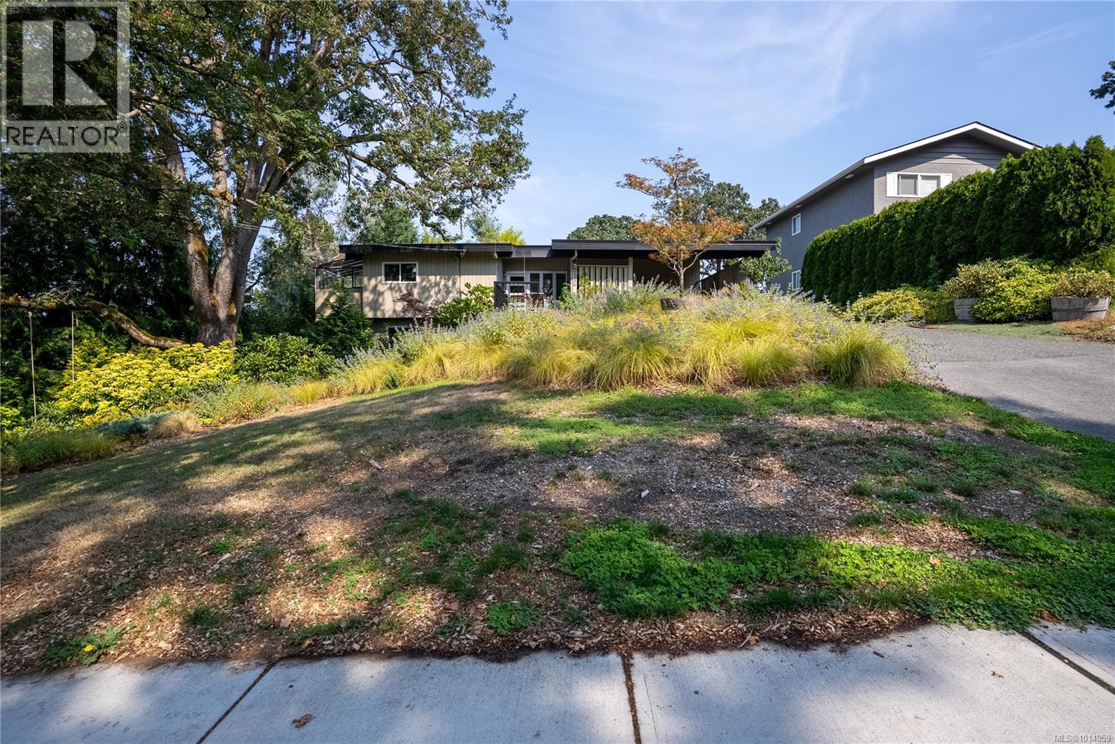 1556 Arrow Rd, Saanich