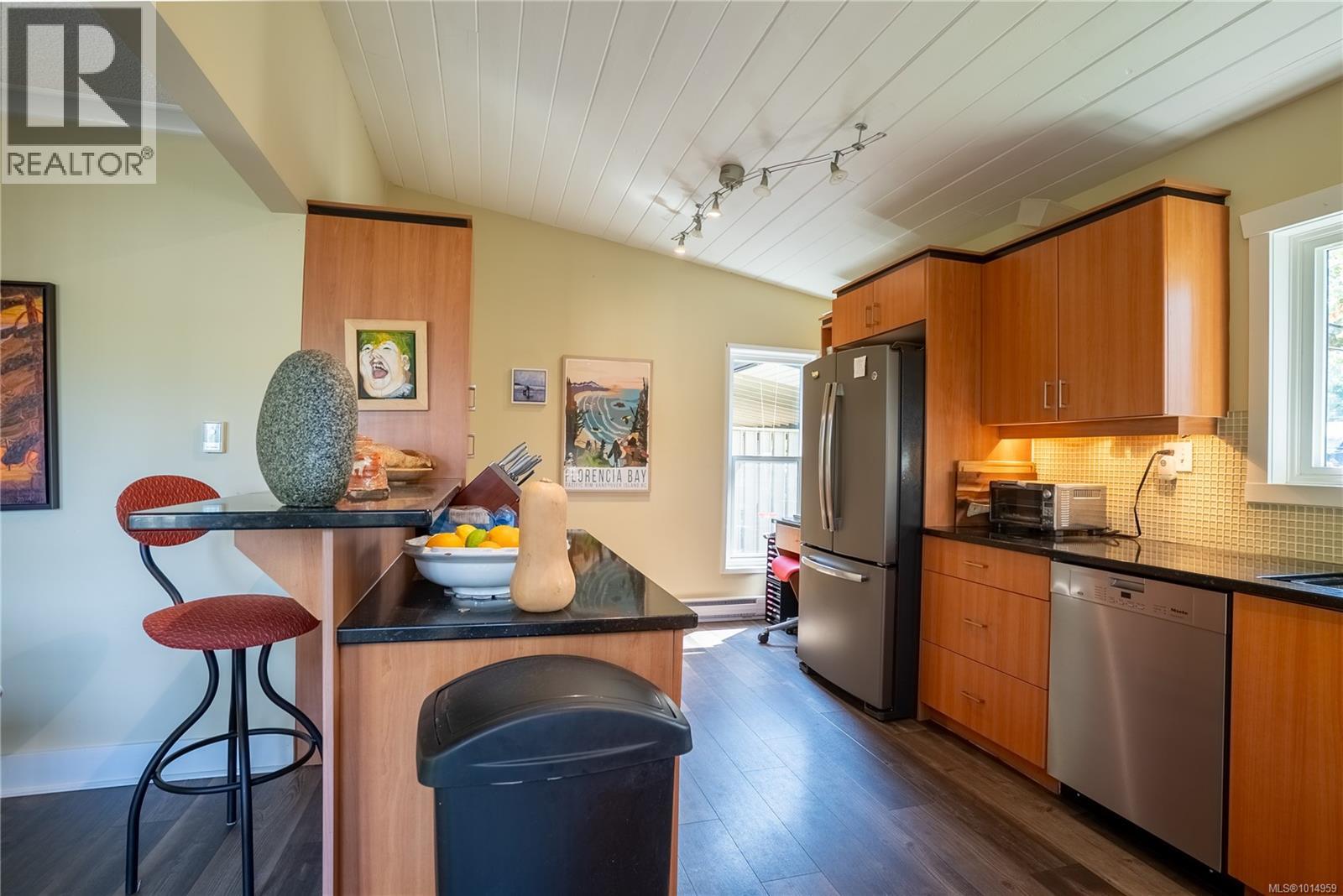 1556 Arrow Rd, Saanich