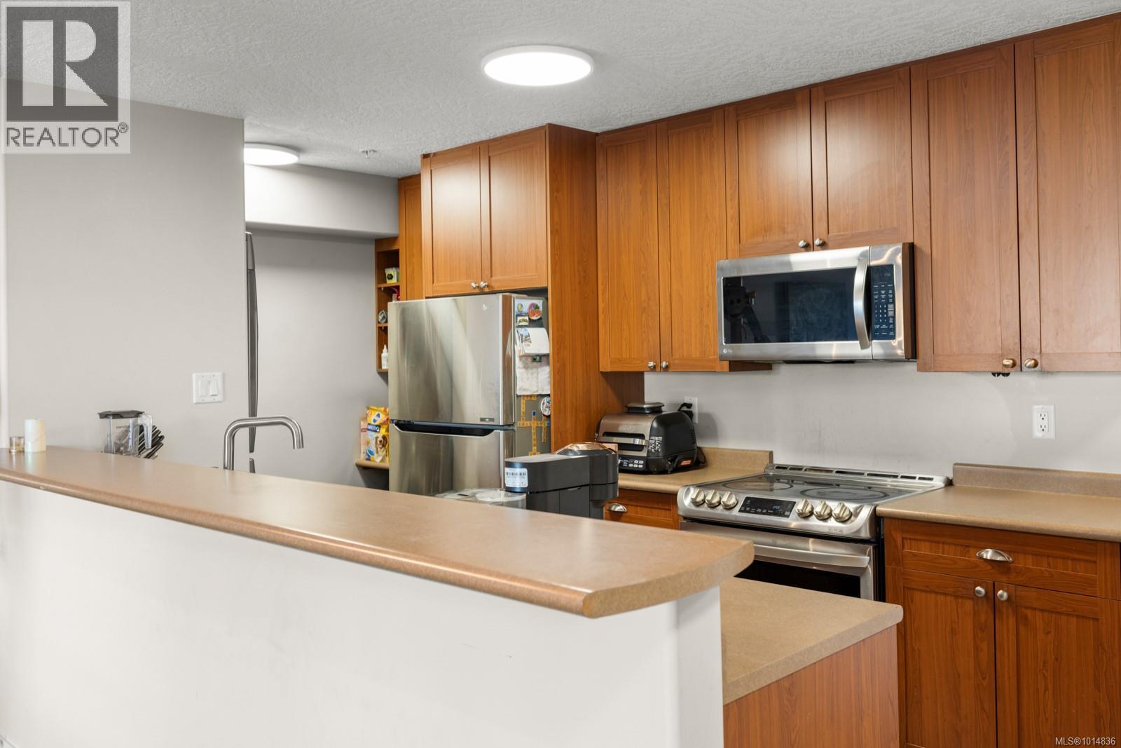 213 2829 Peatt Road, Langford