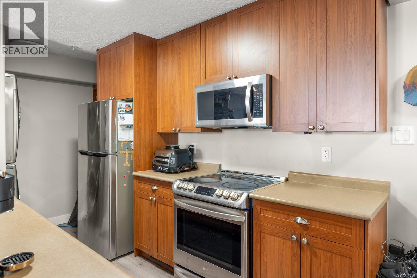 213 2829 Peatt Road, Langford