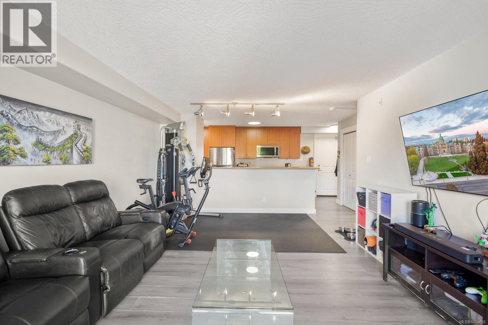 213 2829 Peatt Road, Langford