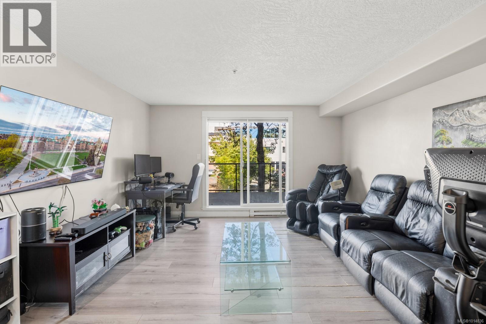 213 2829 Peatt Road, Langford
