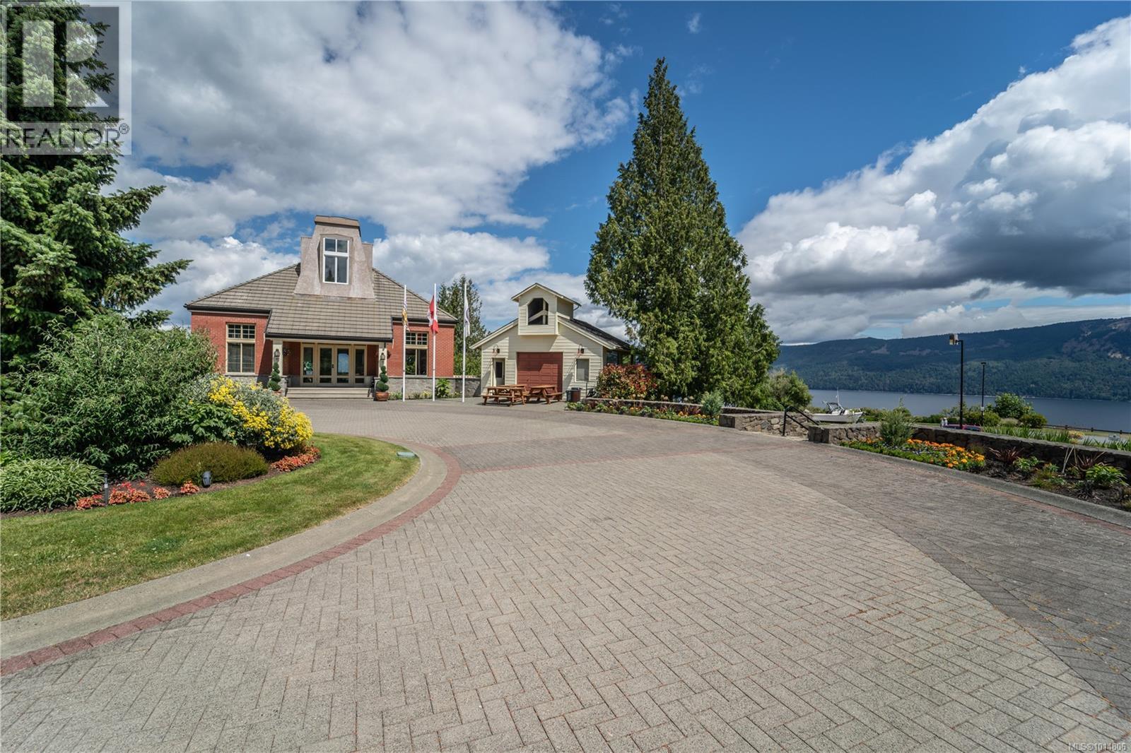  3635 Arbutus Drive North, Cobble Hill