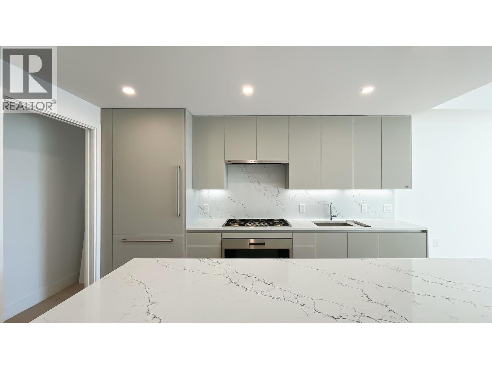 205 1331 MARINE DRIVE, West Vancouver