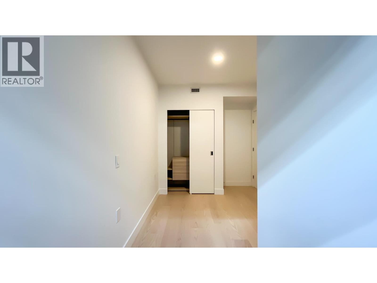 205 1331 MARINE DRIVE, West Vancouver