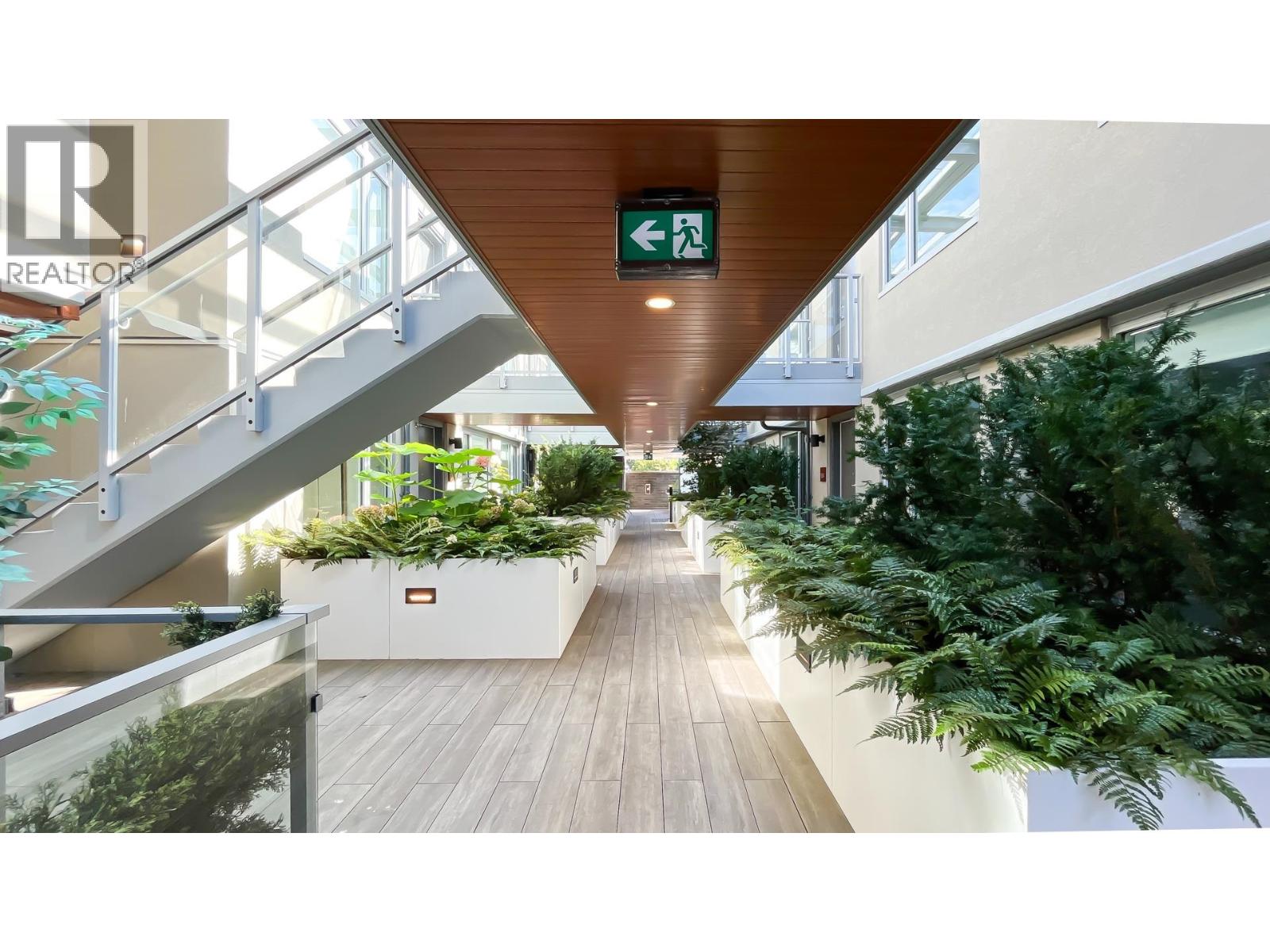 205 1331 MARINE DRIVE, West Vancouver