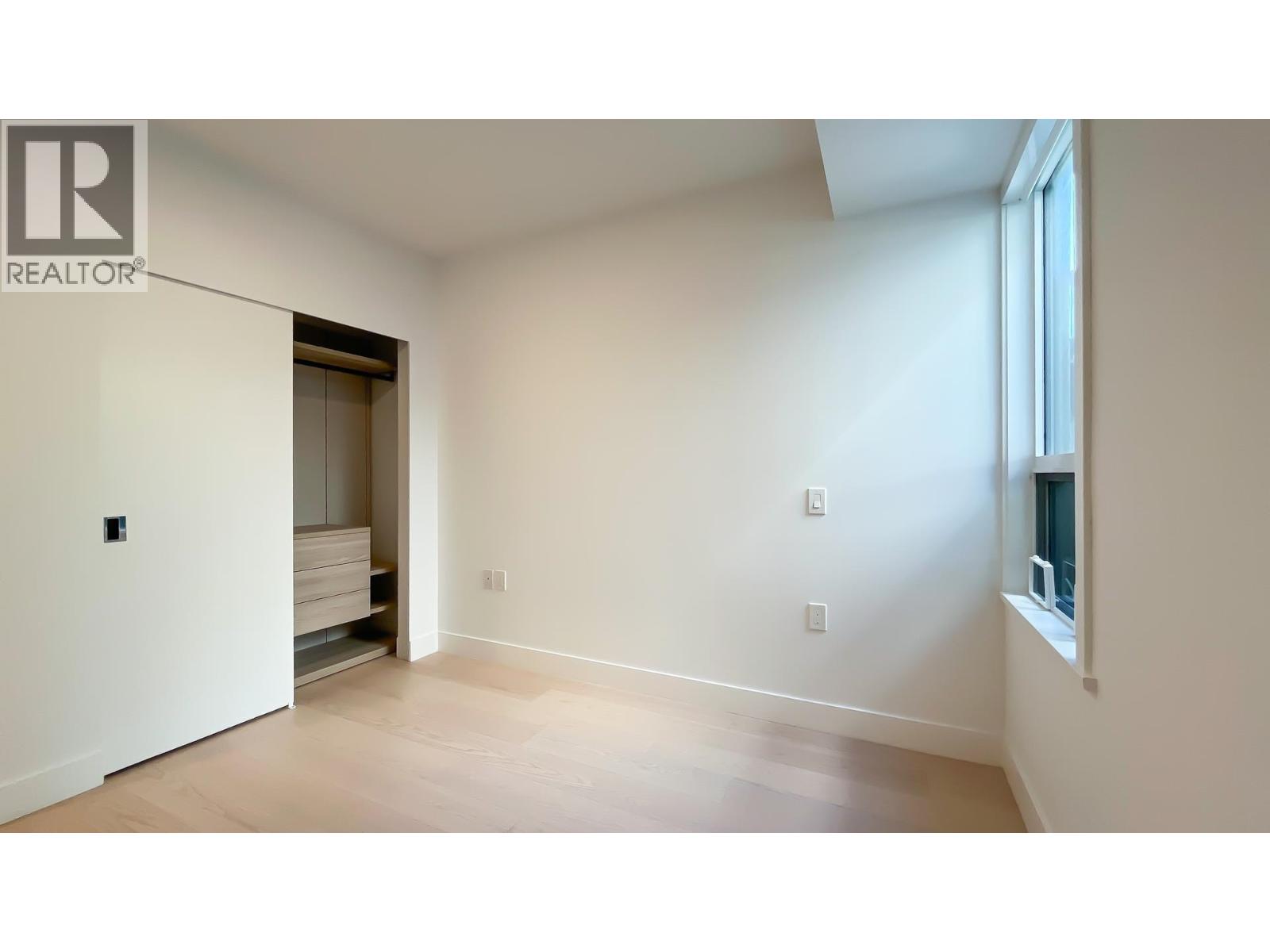 205 1331 MARINE DRIVE, West Vancouver