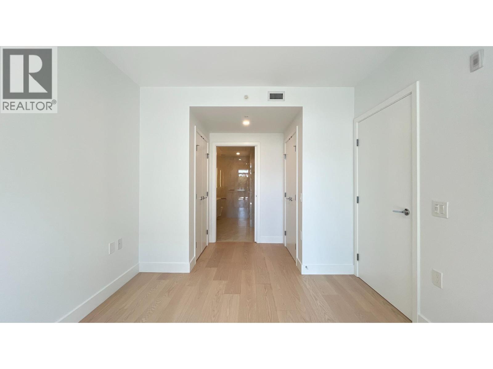 205 1331 MARINE DRIVE, West Vancouver