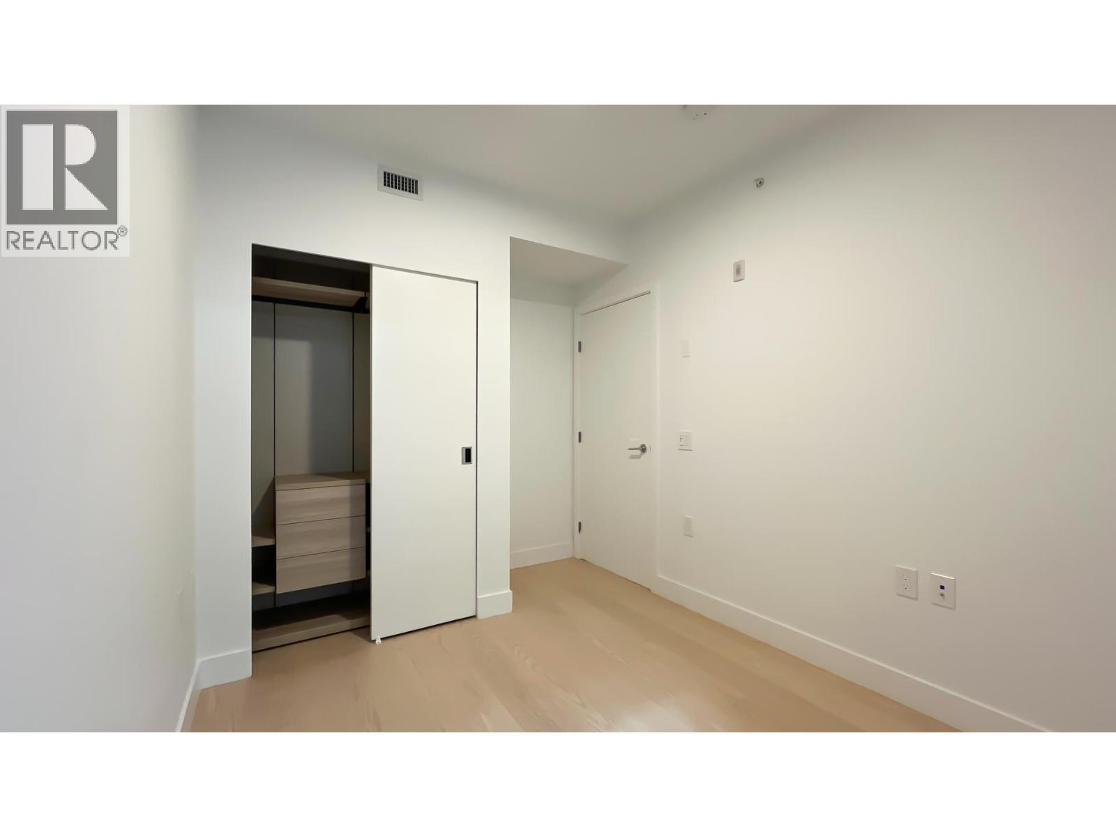 205 1331 MARINE DRIVE, West Vancouver
