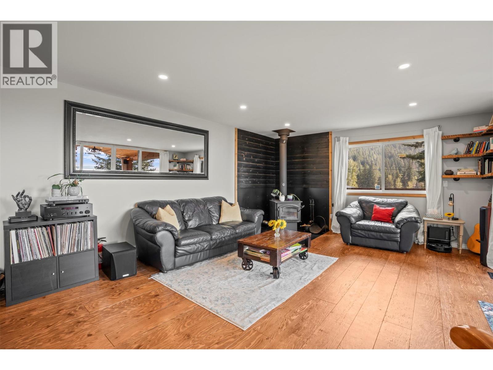  1274 Mountain View Road, Spallumcheen