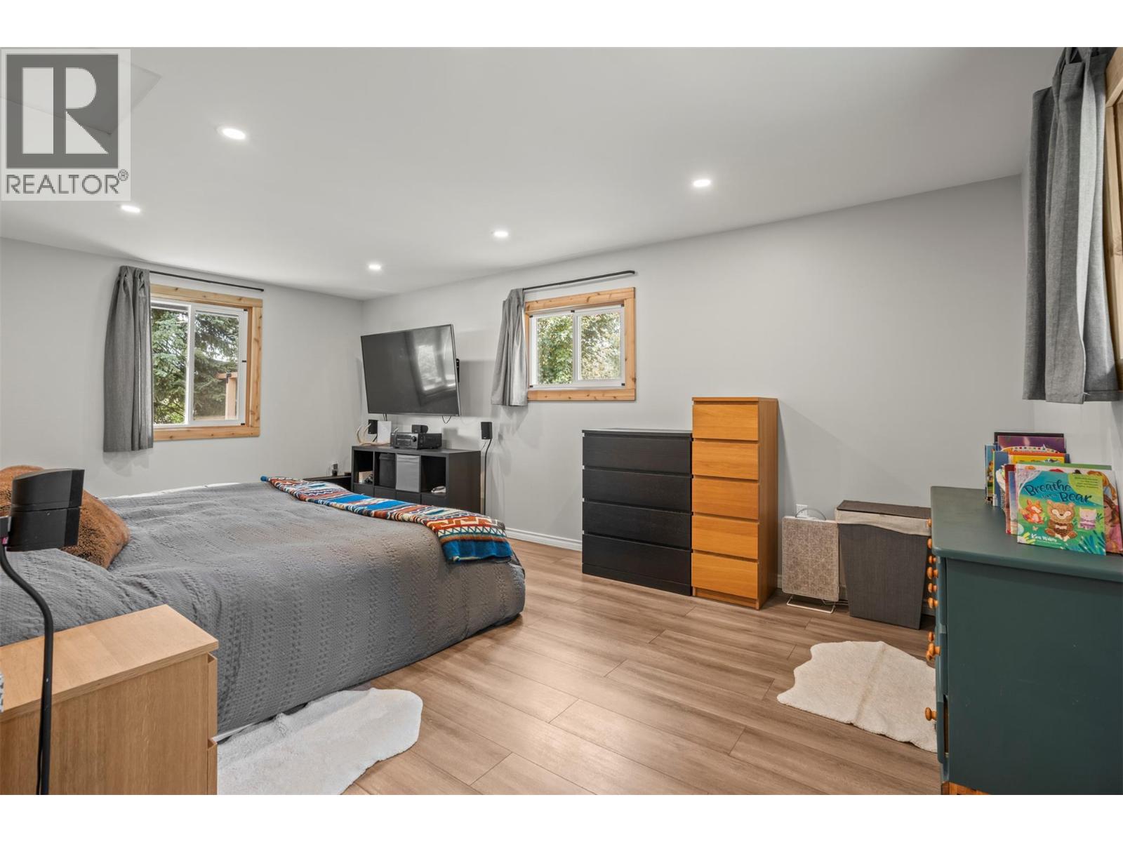  1274 Mountain View Road, Spallumcheen