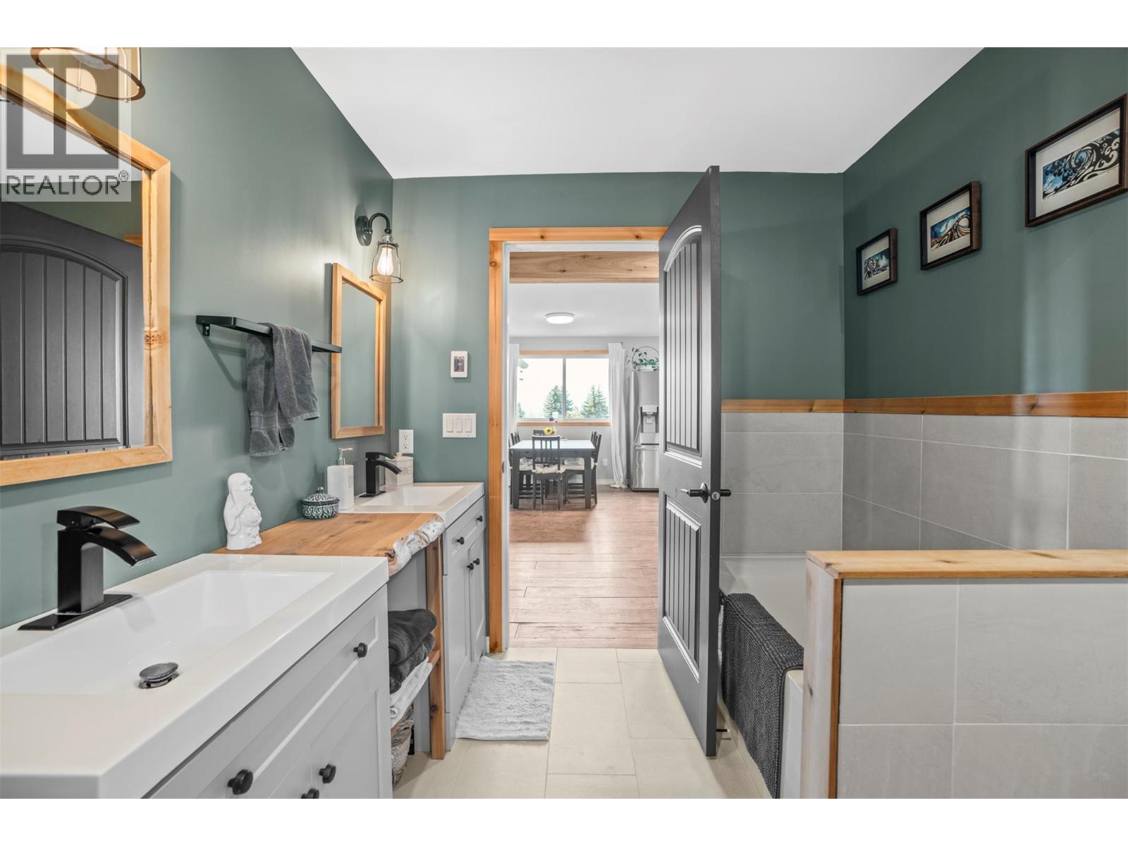  1274 Mountain View Road, Spallumcheen