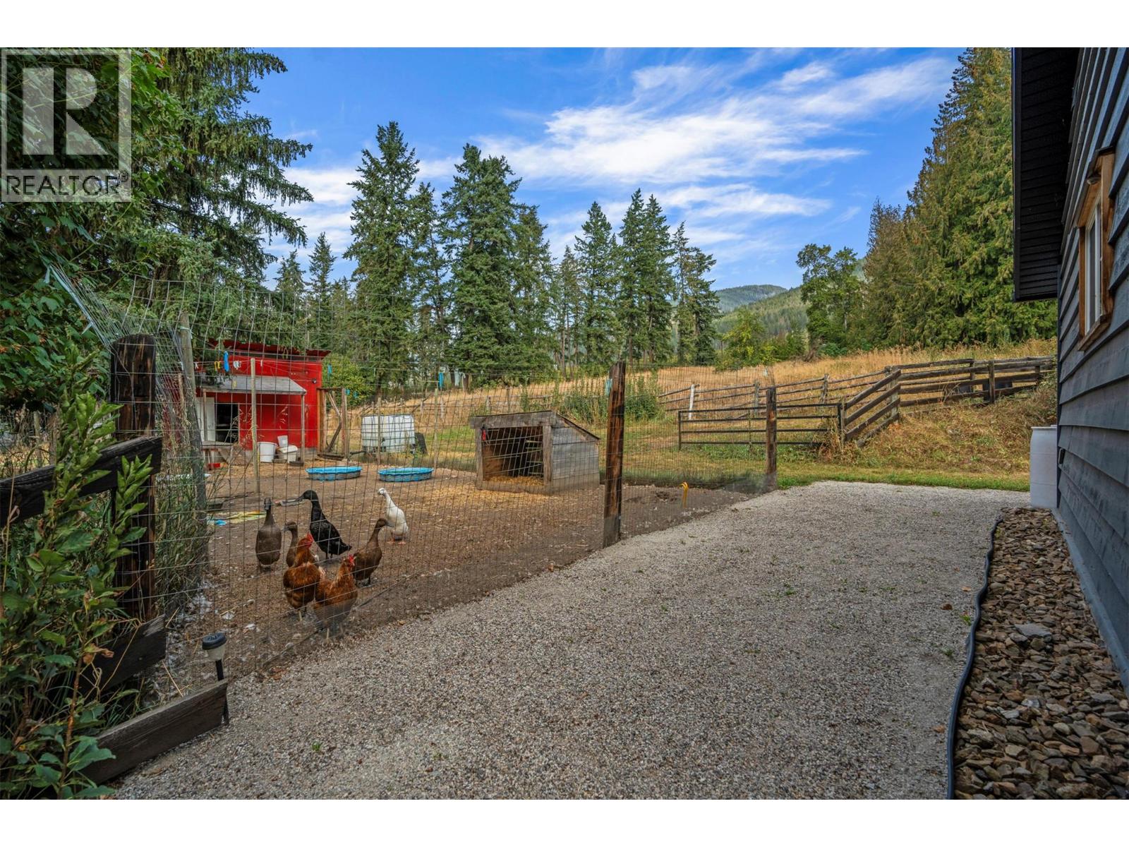  1274 Mountain View Road, Spallumcheen