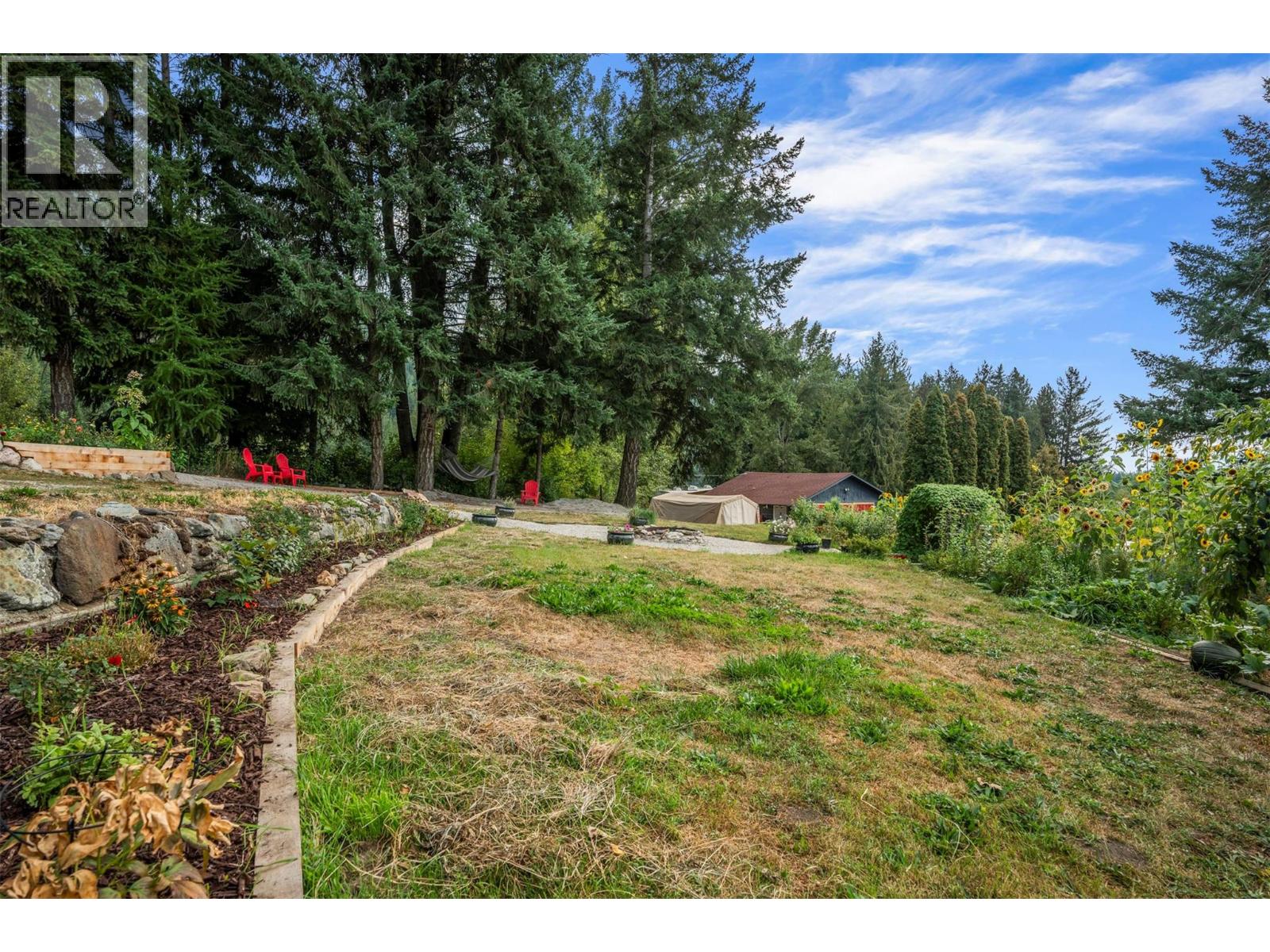  1274 Mountain View Road, Spallumcheen
