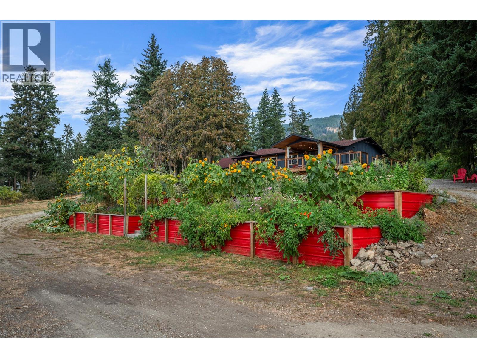  1274 Mountain View Road, Spallumcheen