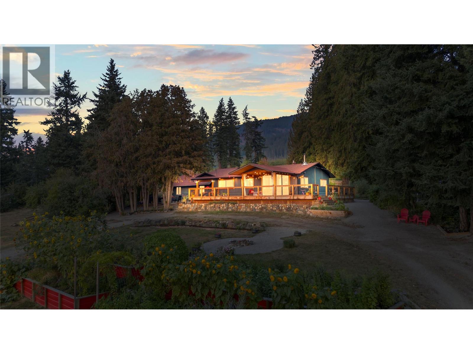  1274 Mountain View Road, Spallumcheen