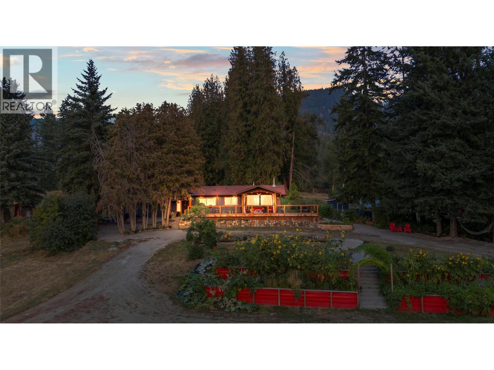  1274 Mountain View Road, Spallumcheen