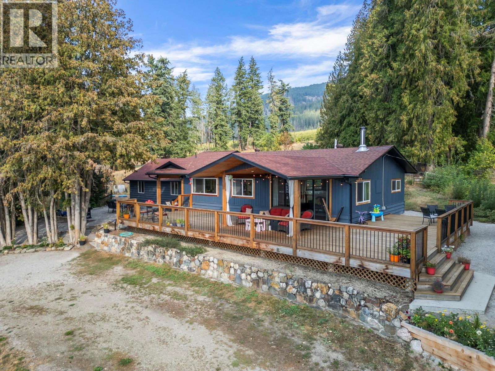  1274 Mountain View Road, Spallumcheen