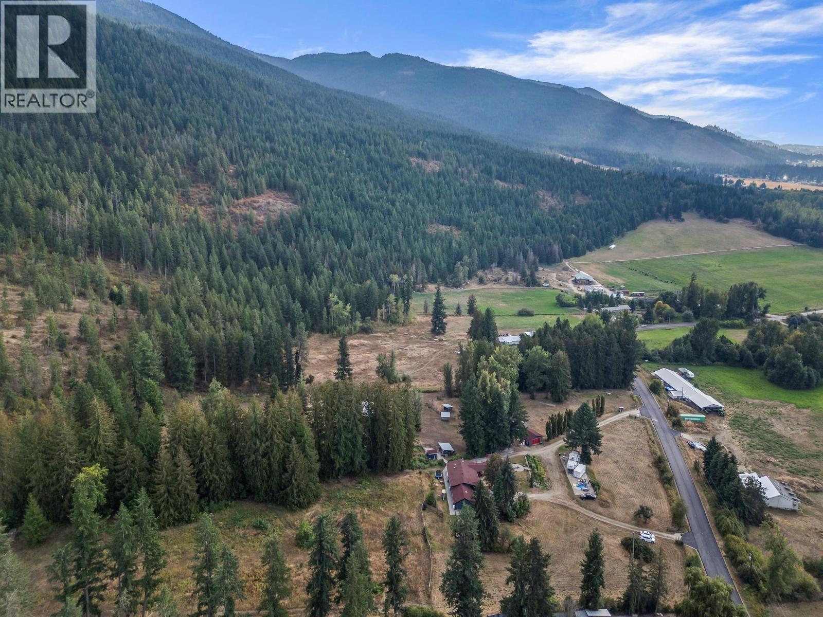  1274 Mountain View Road, Spallumcheen