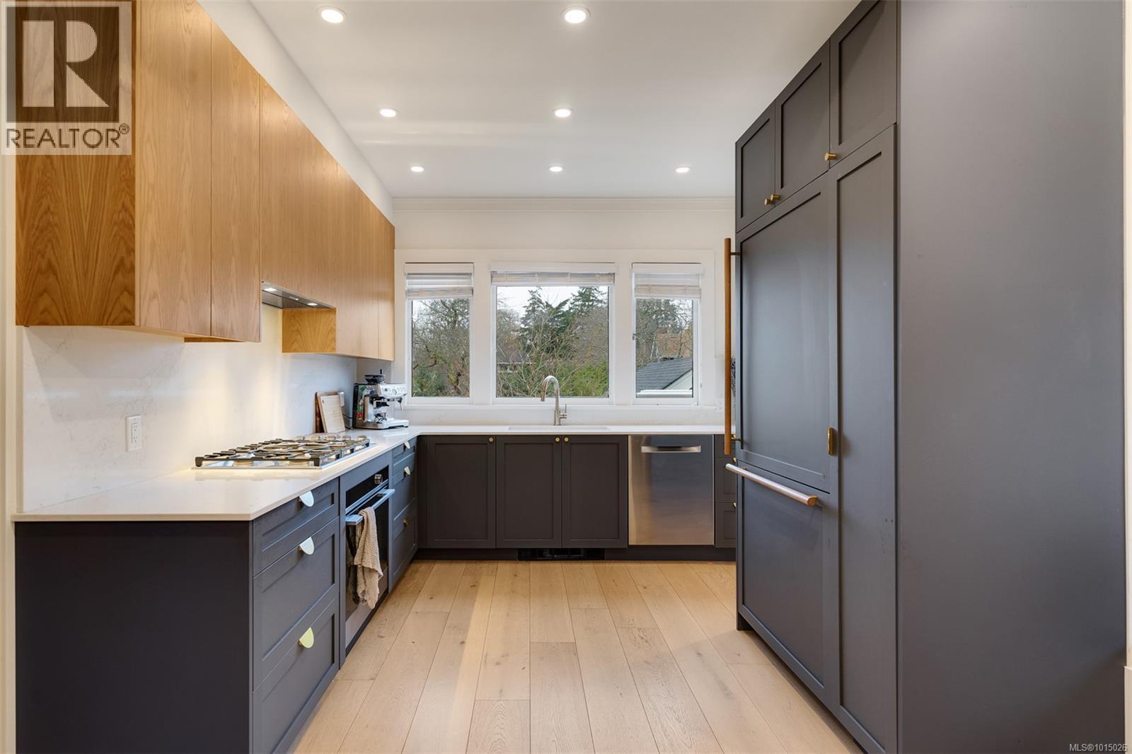 1546 Monterey Ave, Oak Bay