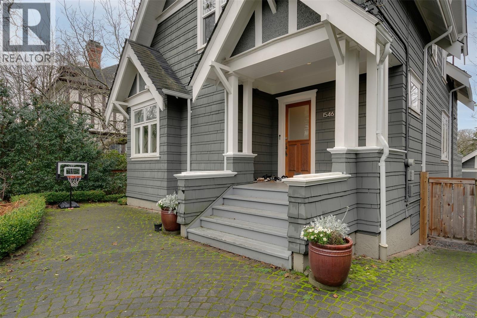 1546 Monterey Ave, Oak Bay