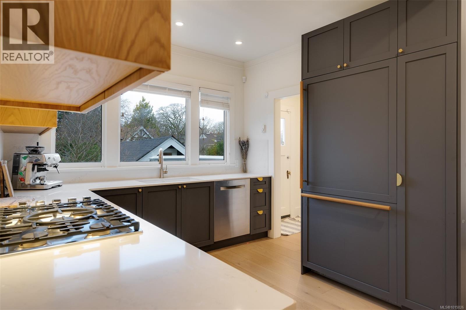 1546 Monterey Ave, Oak Bay