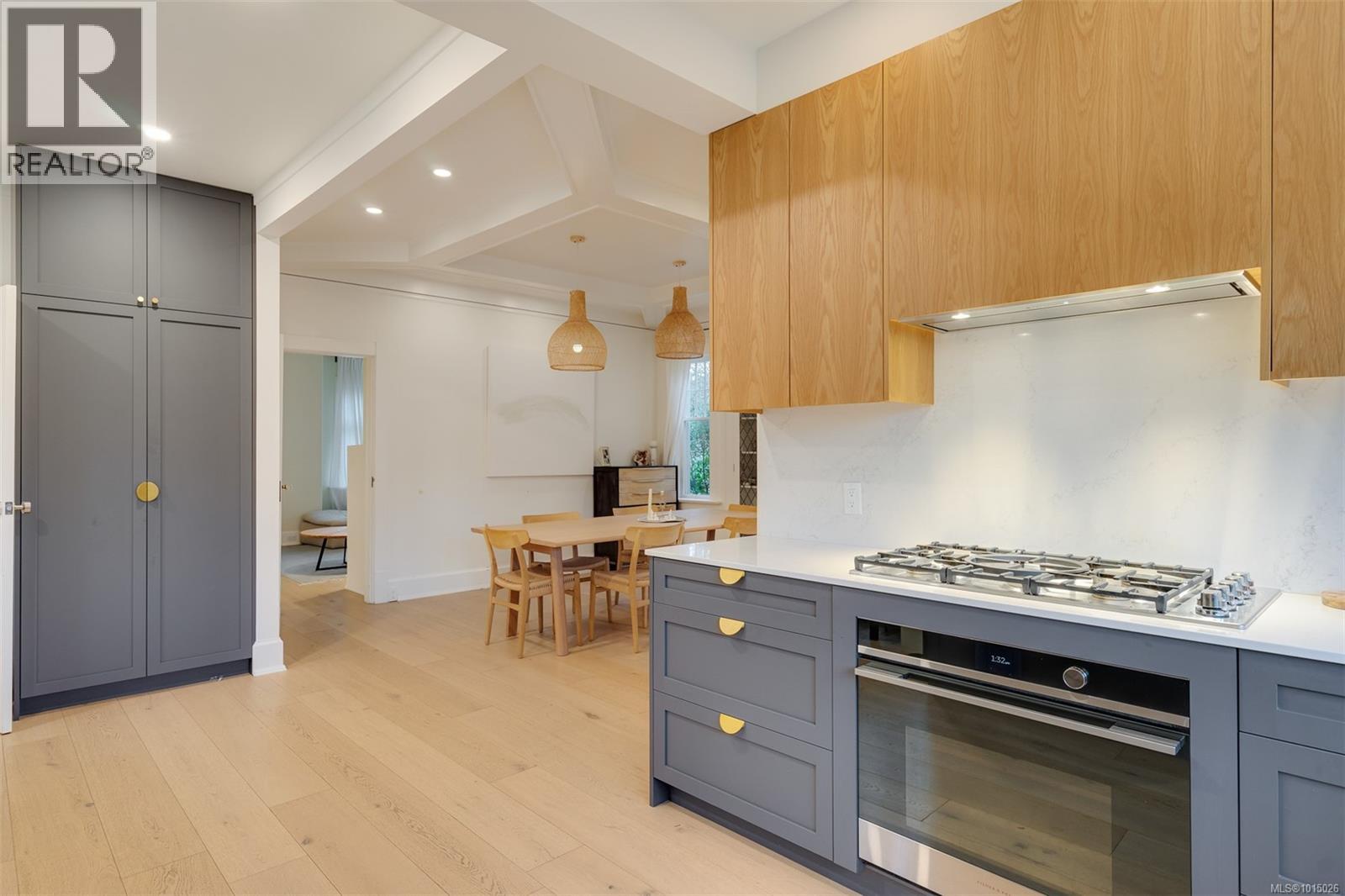 1546 Monterey Ave, Oak Bay