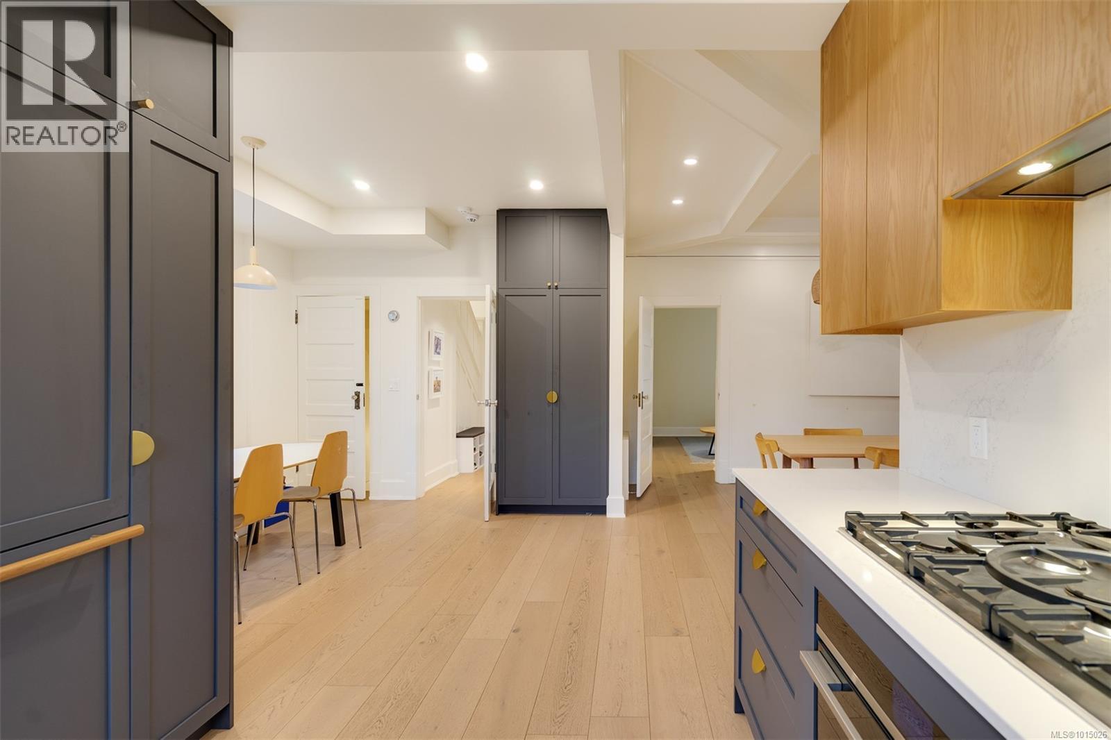 1546 Monterey Ave, Oak Bay