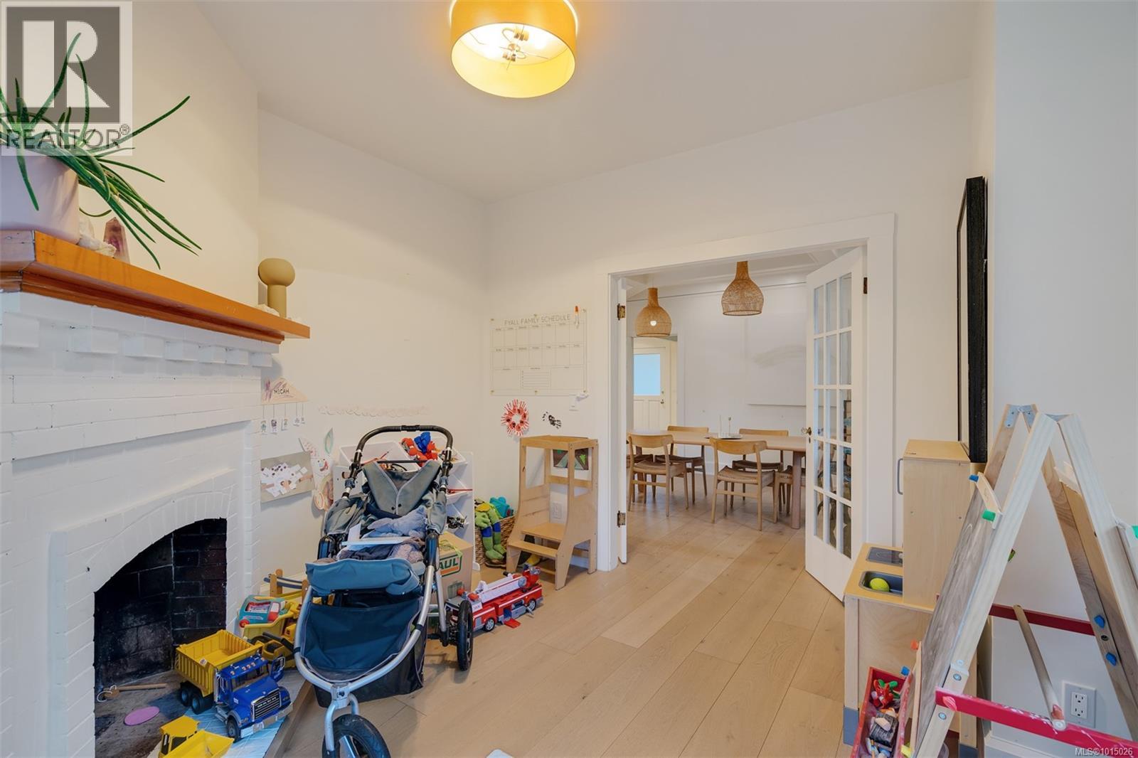 1546 Monterey Ave, Oak Bay