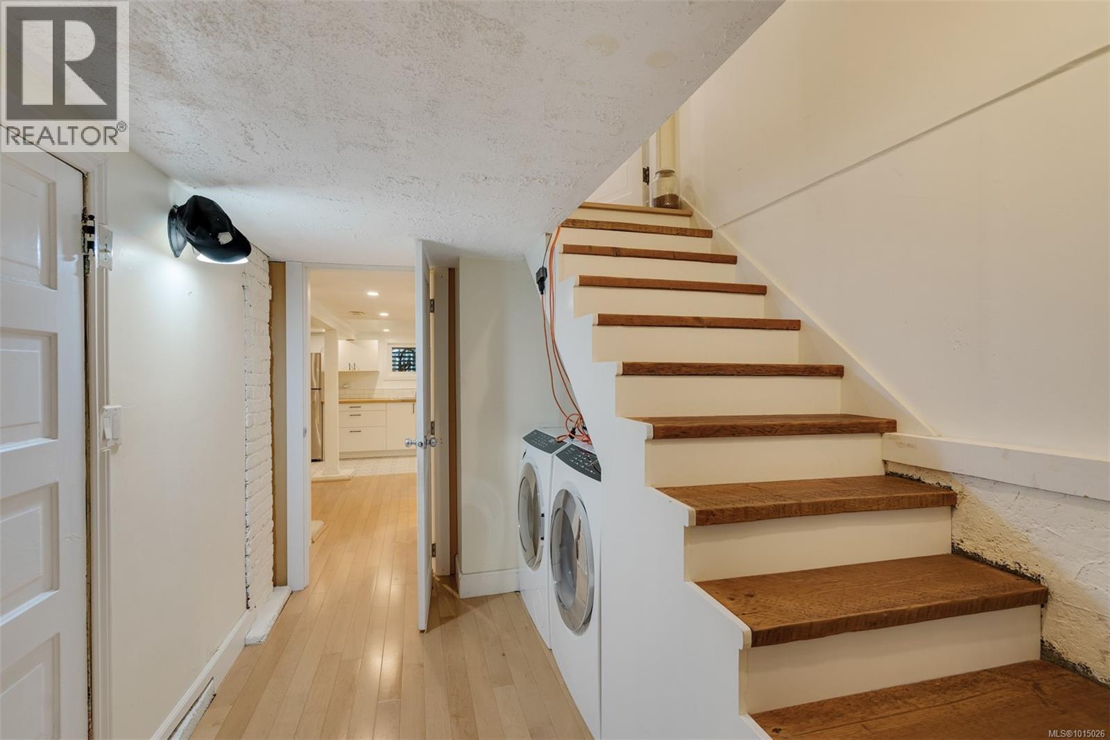 1546 Monterey Ave, Oak Bay