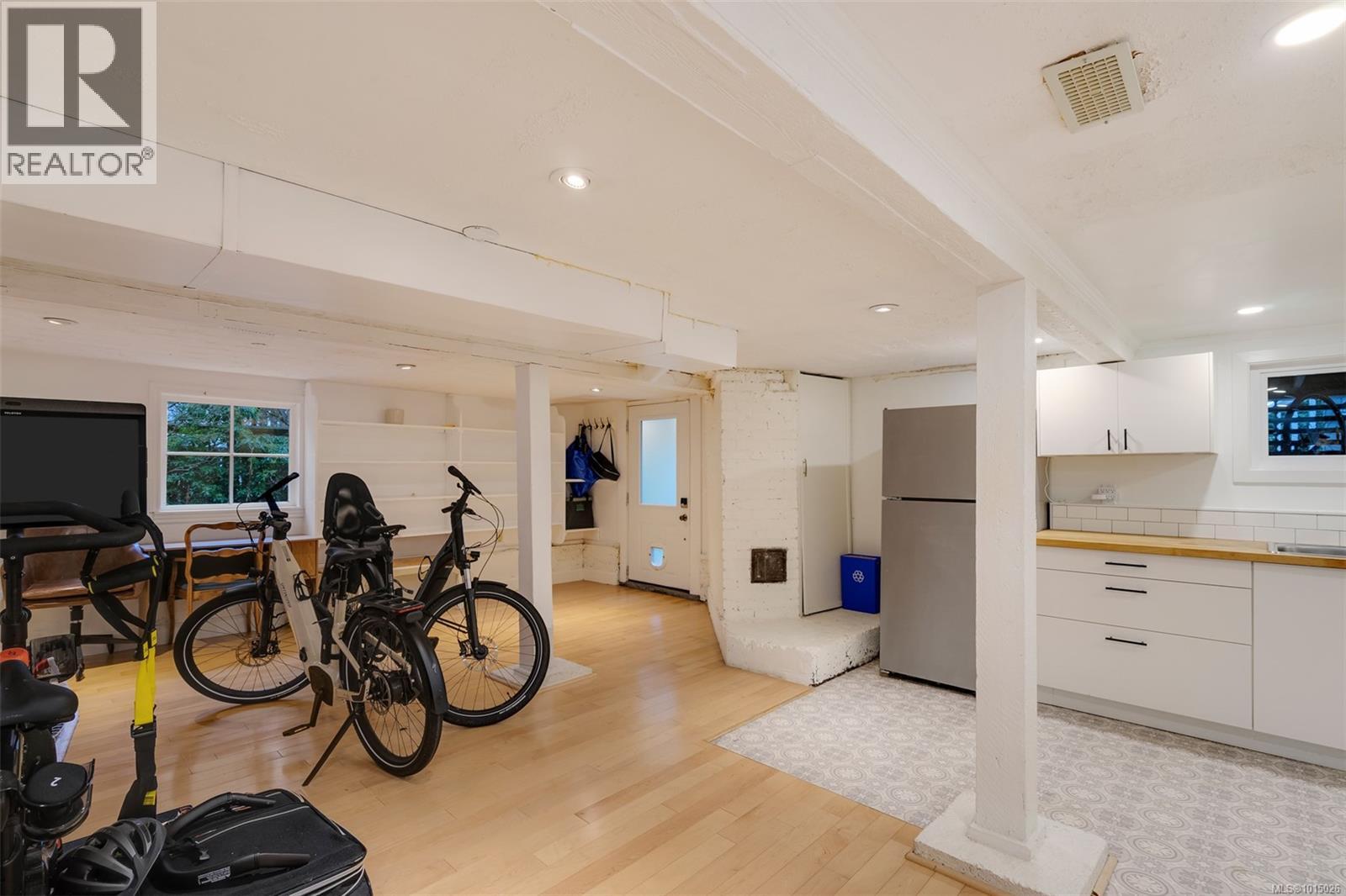 1546 Monterey Ave, Oak Bay