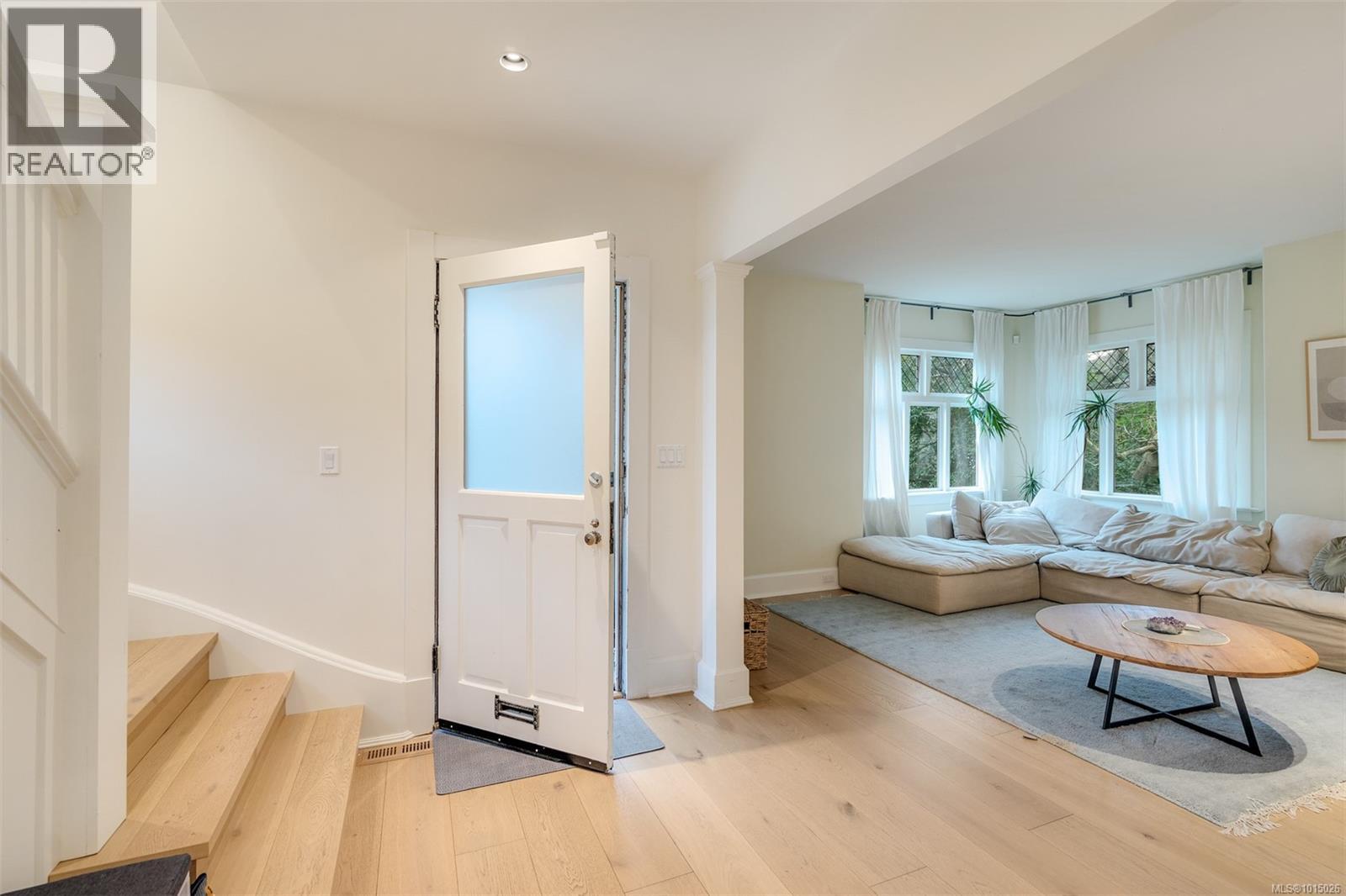 1546 Monterey Ave, Oak Bay