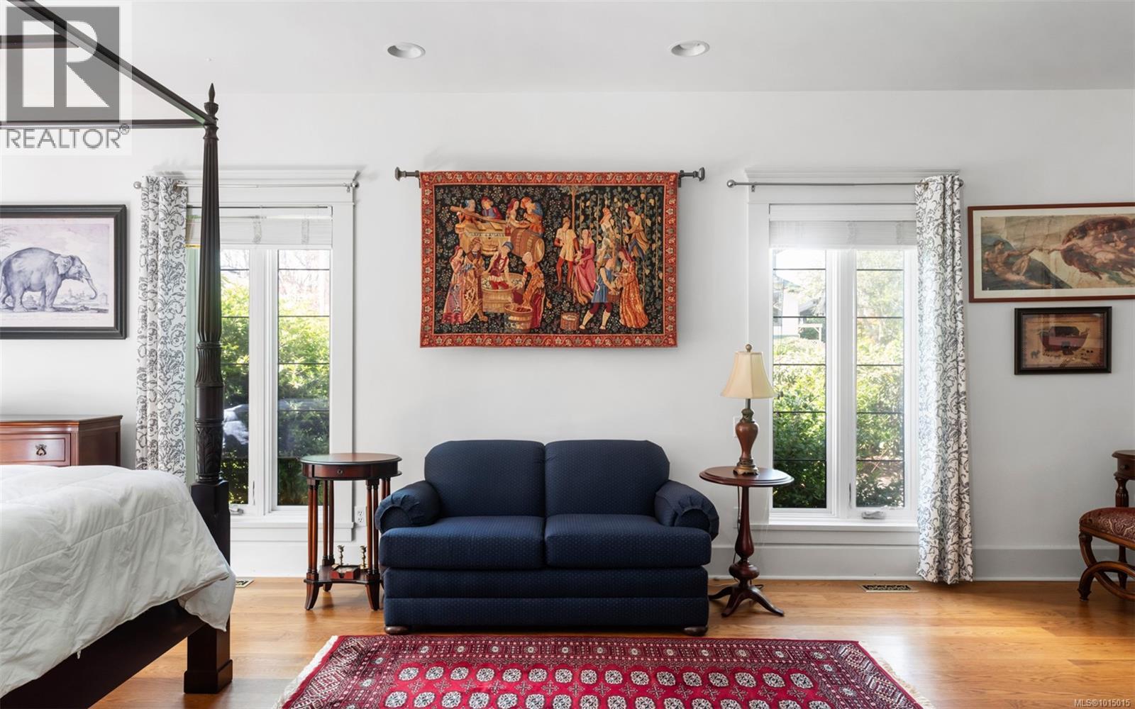 1597 Hampshire Rd, Oak Bay