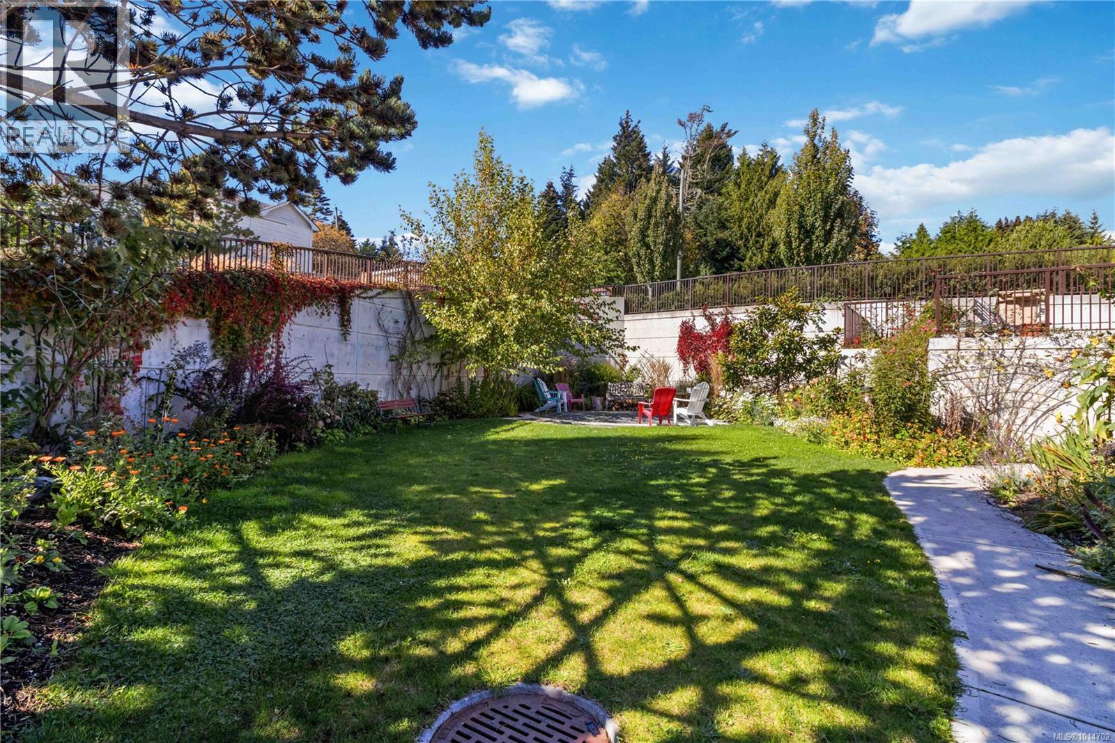 203 6609 Goodmere Road, Sooke