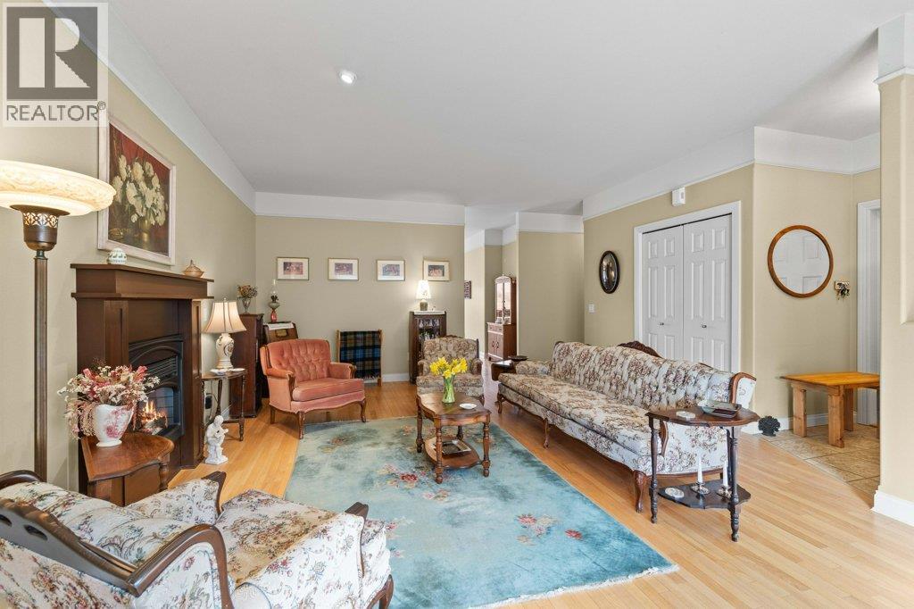 7 881 16 Street Northeast, Salmon Arm