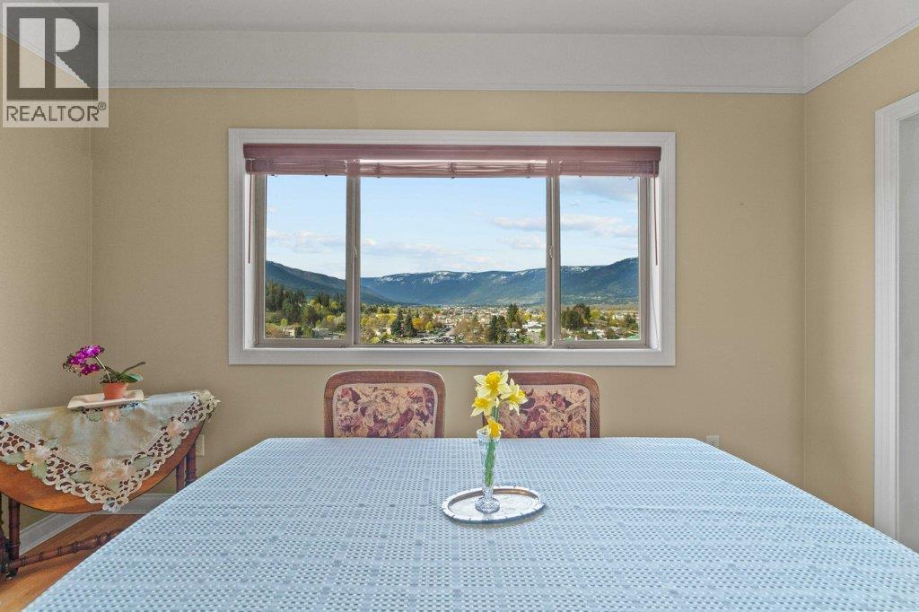 7 881 16 Street Northeast, Salmon Arm