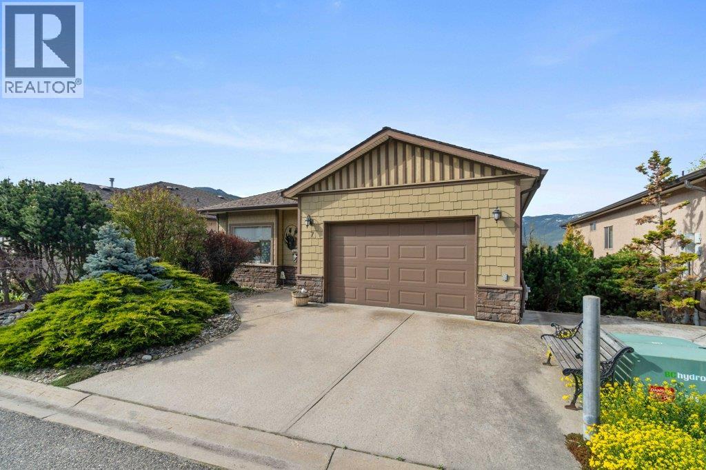 7 881 16 Street Northeast, Salmon Arm