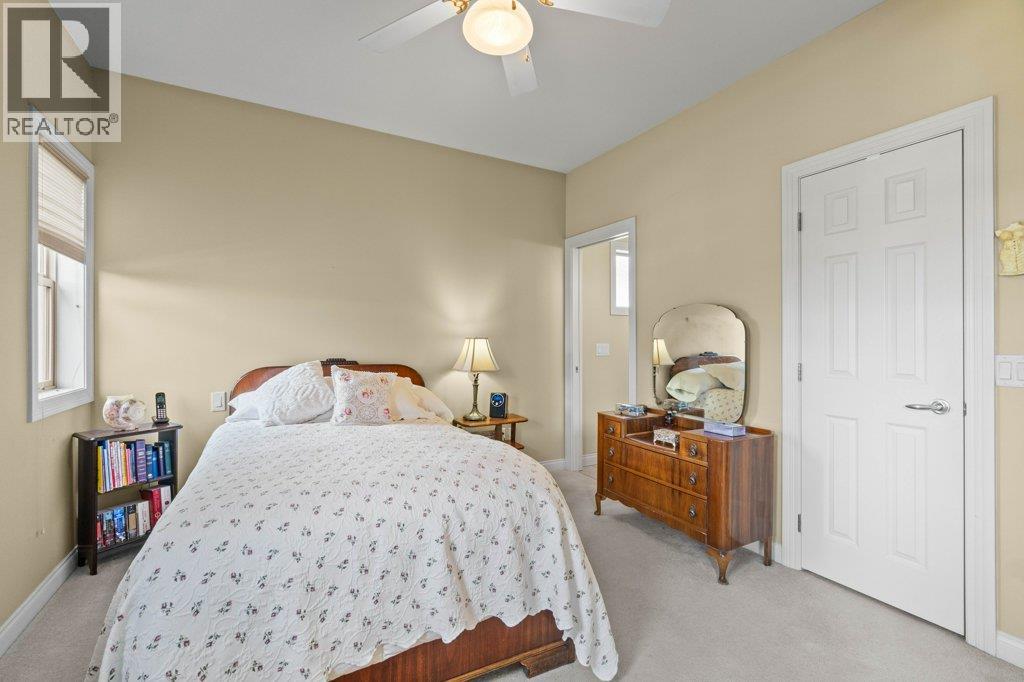 7 881 16 Street Northeast, Salmon Arm