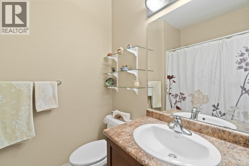 7 881 16 Street Northeast, Salmon Arm